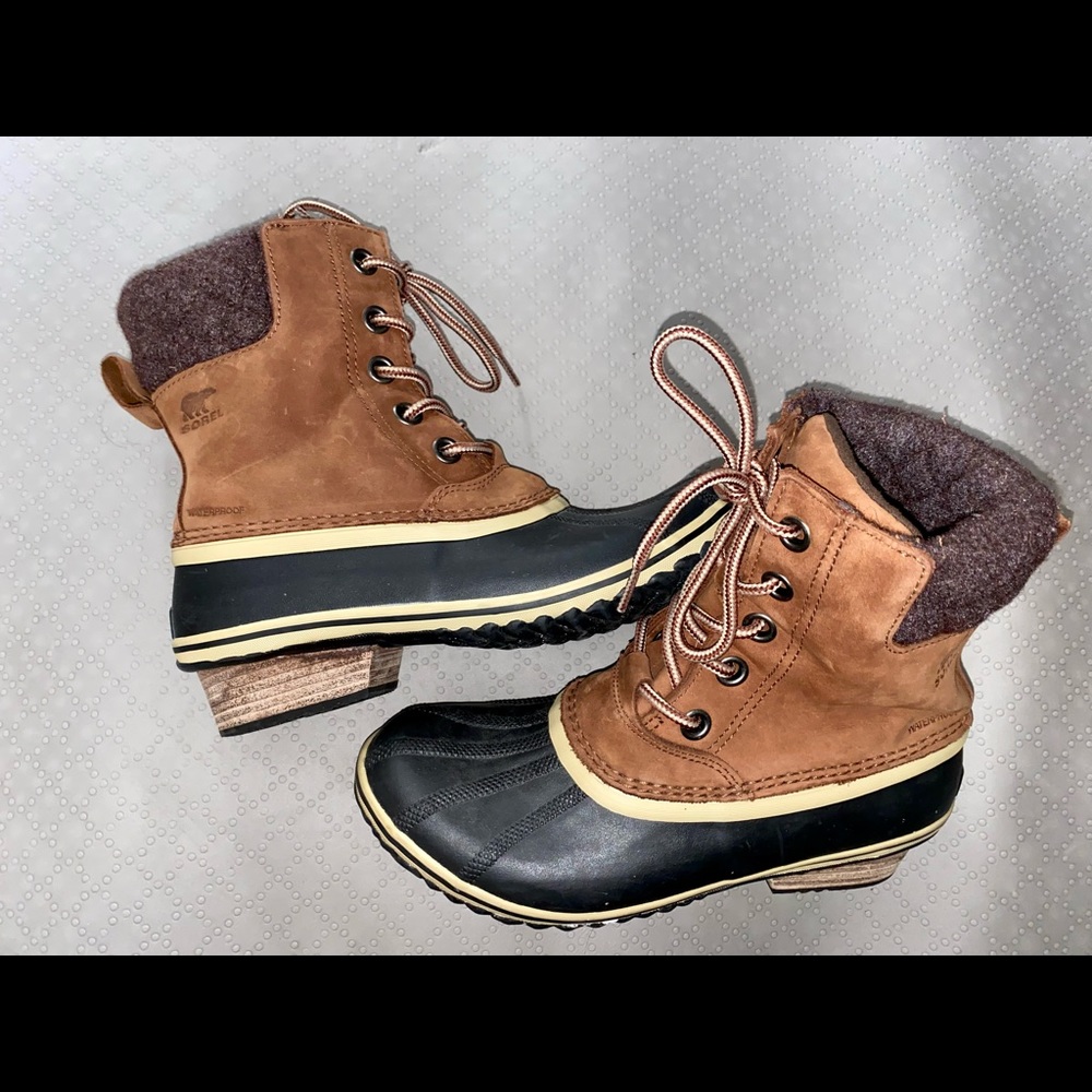 Sorel brown winter duck boots. Size 8.5
